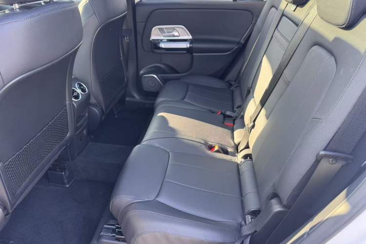 Used Mercedes-Benz GLB 2022 Updated GLB 200 Fashion Edition Interior 6