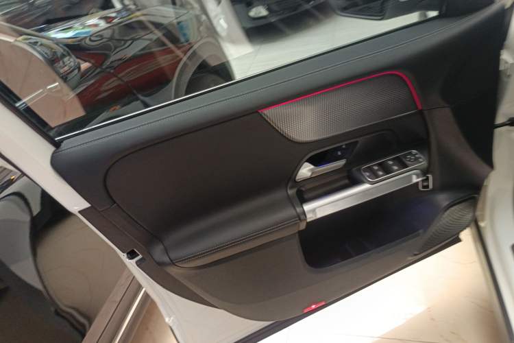 Used Mercedes-Benz GLB 2022 GLB 220 Dynamic Edition Interior 7