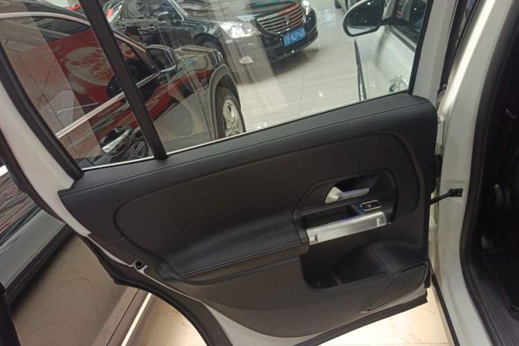 Used Mercedes-Benz GLB 2022 GLB 220 Dynamic Edition Interior 8