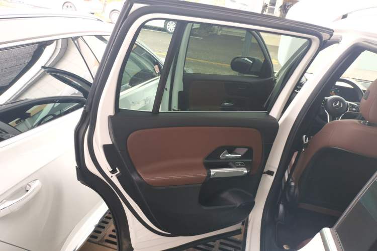 Used Mercedes-Benz GLB 2022 GLB 220 Fashion Model Interior 8