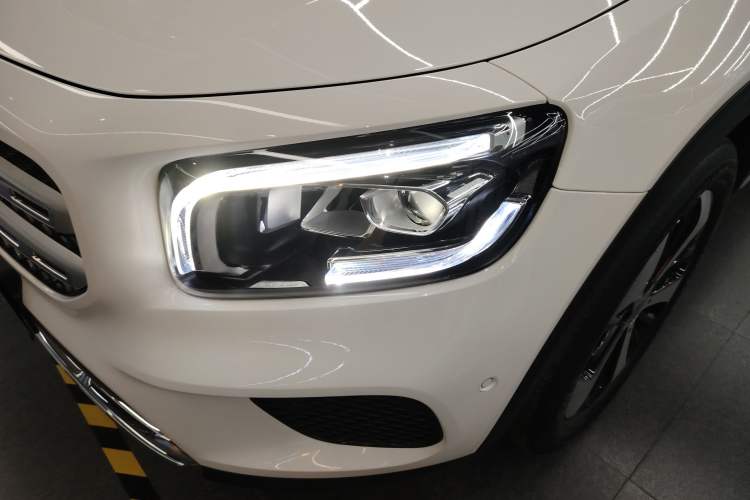 Used Mercedes-Benz GLB 2022 Updated GLB 200 Fashion Edition Left Front Headlight