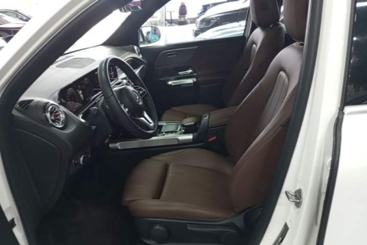 Used Mercedes-Benz GLB 2022 GLB 220 Fashion Model Left Front Seat