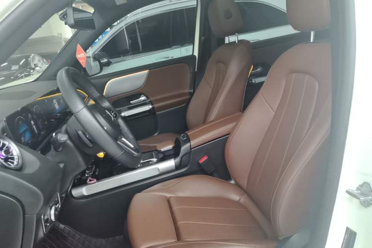 Used Mercedes-Benz GLB 2022 Second Facelift GLB 200 Dynamic Edition Left Front Seat