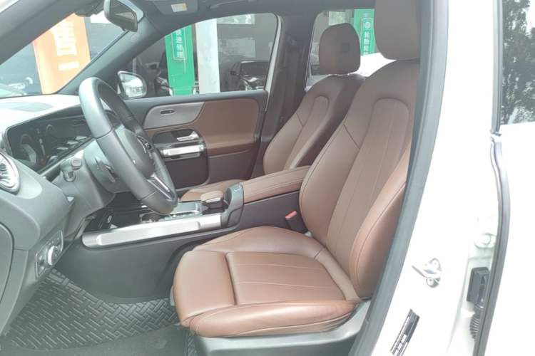 Used Mercedes-Benz GLB 2022 GLB 220 Fashion Model Left Front Seat