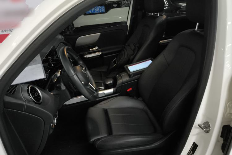 Used Mercedes-Benz GLB 2022 Second Facelift GLB 200 Dynamic Edition Left Front Seat