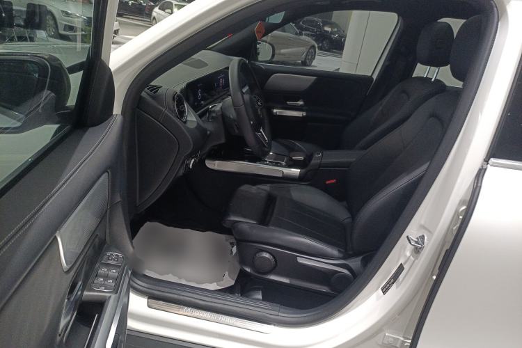 Used Mercedes-Benz GLB 2022 Second Facelift GLB 200 Fashion Edition Left Front Seat