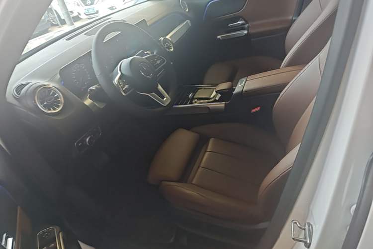 Used Mercedes-Benz GLB 2022 Refresh GLB 200 Dynamic Edition Left Front Seat