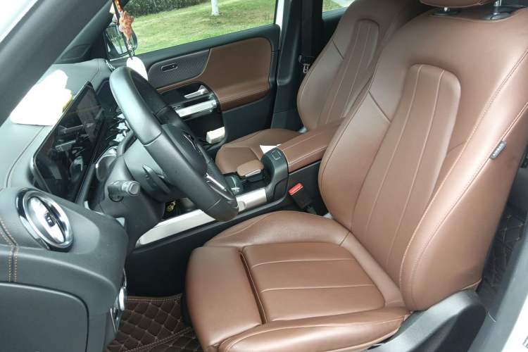 Used Mercedes-Benz GLB 2022 GLB 220 Fashion Model Left Front Seat