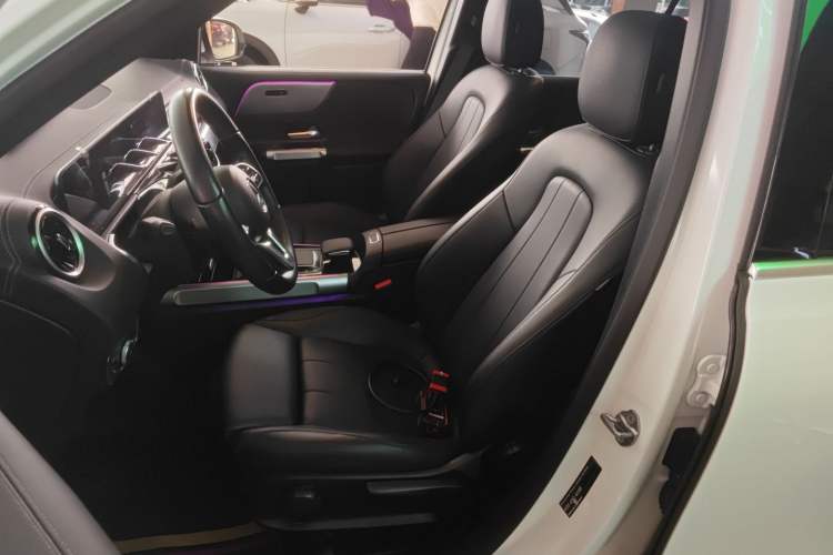 Used Mercedes-Benz GLB 2022 Second Facelift GLB 200 Fashion Edition Left Front Seat