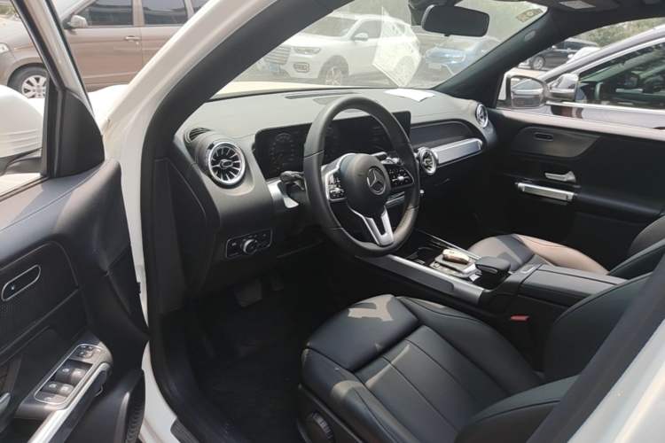 Used Mercedes-Benz GLB 2022 GLB 220 Fashion Model Left Front Seat