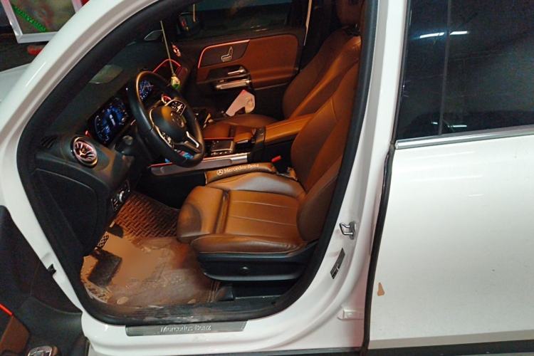 Used Mercedes-Benz GLB 2022 Updated GLB 200 Fashion Edition Left Front Seat