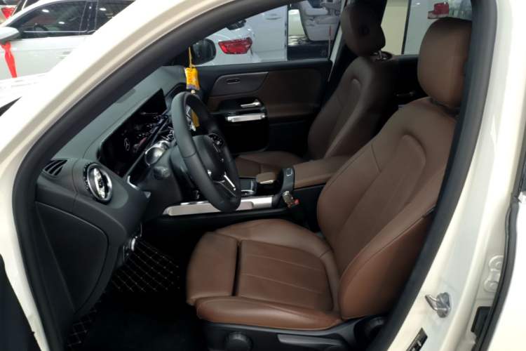 Used Mercedes-Benz GLB 2022 GLB 220 Fashion Model Left Front Seat