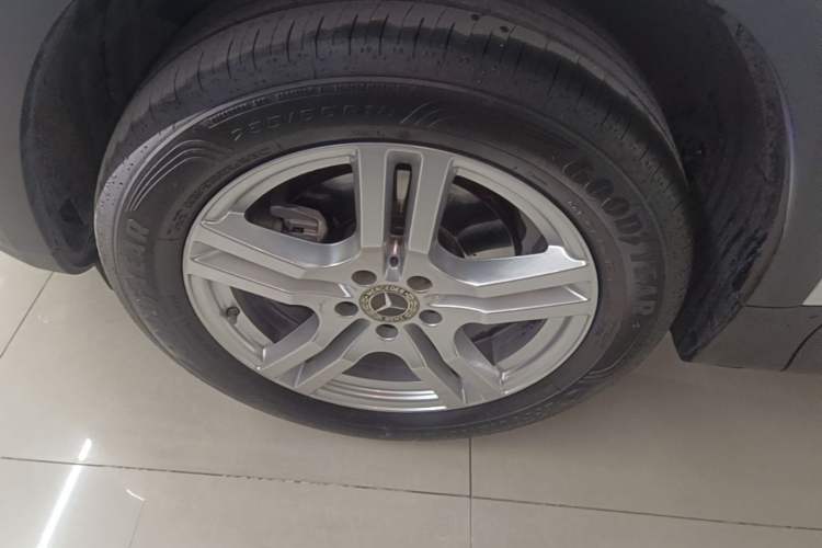 Used Mercedes-Benz GLB 2022 Second Facelift GLB 200 Fashion Edition Left Front Wheel Hub