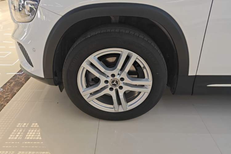 Used Mercedes-Benz GLB 2022 GLB 200 Dynamic Edition Left Front Wheel Hub