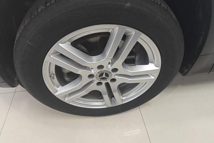 Used Mercedes-Benz GLB 2022 Second Facelift GLB 200 Fashion Edition Left Front Wheel Hub