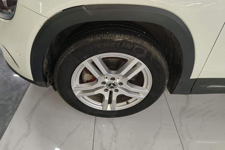 Used Mercedes-Benz GLB 2022 Second Facelift GLB 200 Fashion Edition Left Front Wheel Hub