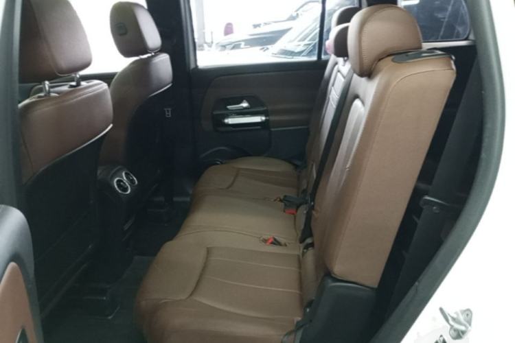 Used Mercedes-Benz GLB 2022 GLB 220 Fashion Model Left Rear Seat