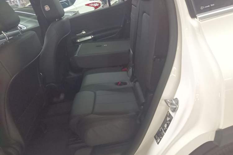 Used Mercedes-Benz GLB 2022 Second Facelift GLB 200 Fashion Edition Left Rear Seat
