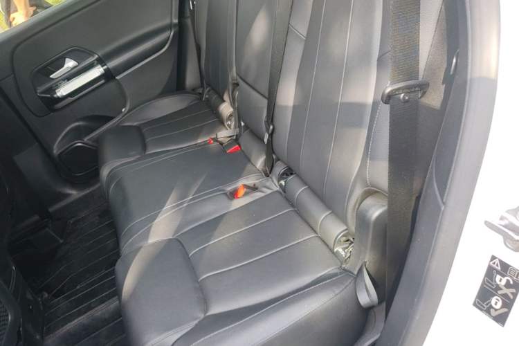 Used Mercedes-Benz GLB 2022 GLB 220 Dynamic Edition Left Rear Seat