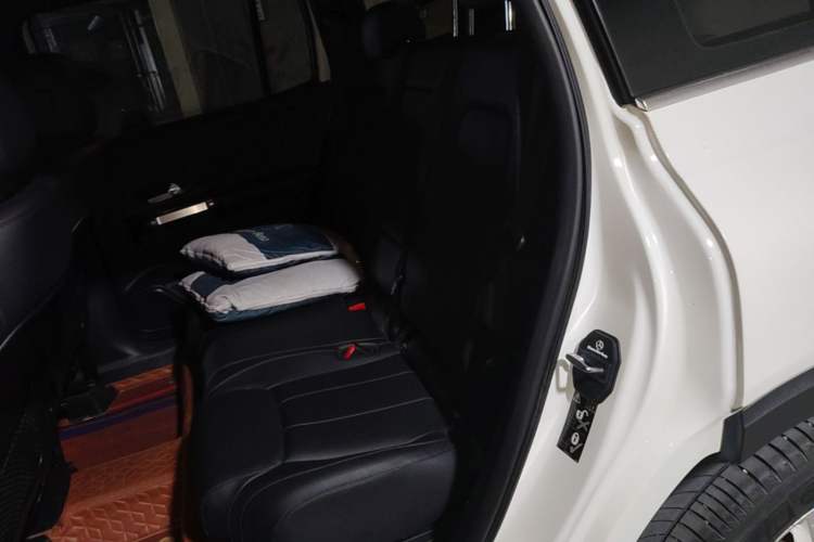Used Mercedes-Benz GLB 2022 GLB 200 Dynamic Edition Left Rear Seat