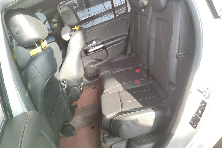 Used Mercedes-Benz GLB 2022 GLB 220 Fashion Model Left Rear Seat