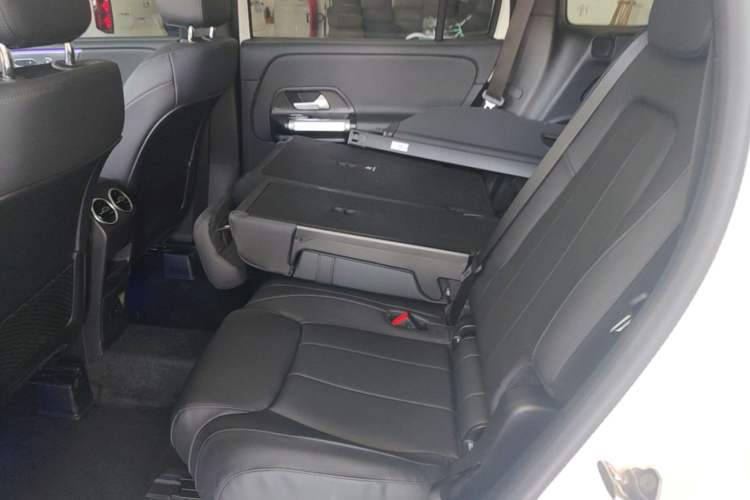 Used Mercedes-Benz GLB 2022 GLB 220 Fashion Model Left Rear Seat