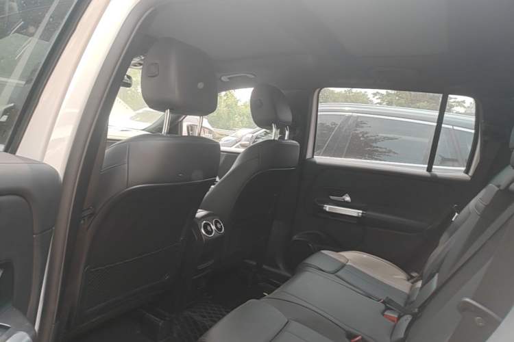 Used Mercedes-Benz GLB 2022 GLB 220 Fashion Model Left Rear Seat