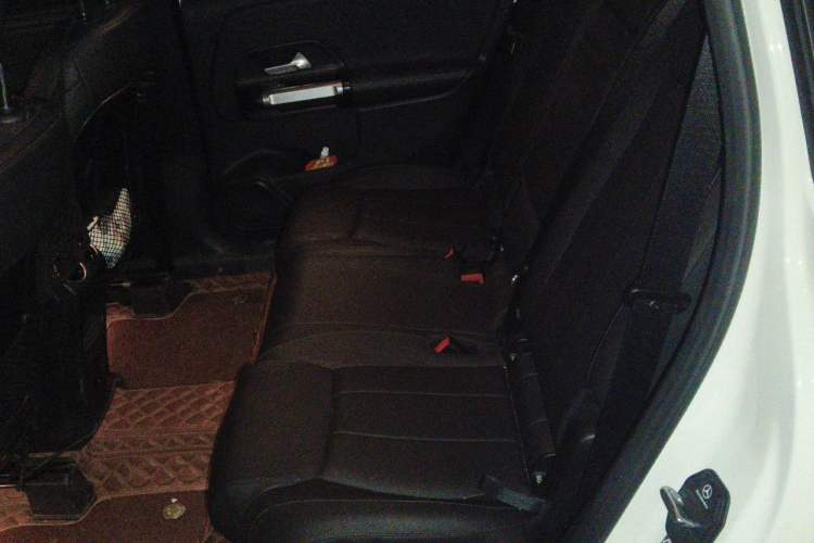 Used Mercedes-Benz GLB 2022 Updated GLB 200 Fashion Edition Left Rear Seat