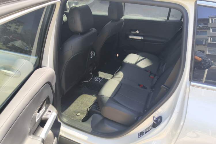 Used Mercedes-Benz GLB 2022 Second Facelift GLB 200 Fashion Edition Left Rear Seat