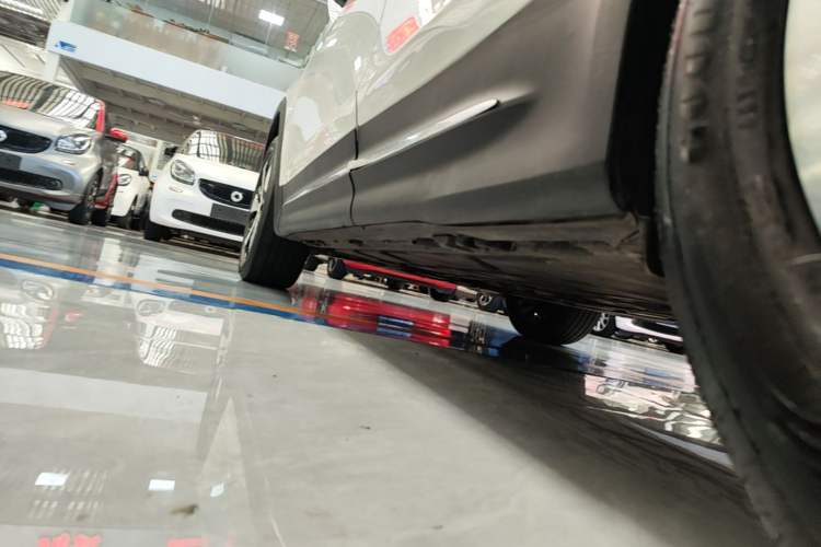 Used Mercedes-Benz GLB 2022 GLB 220 Fashion Model Left Side Sill
