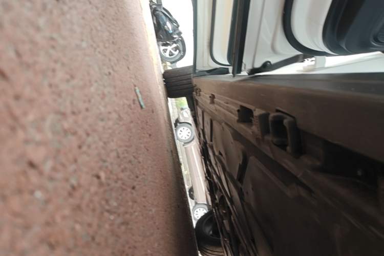 Used Mercedes-Benz GLB 2022 GLB 220 Fashion Model Left Side Sill