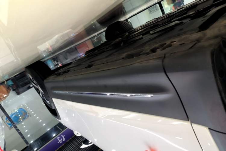 Used Mercedes-Benz GLB 2022 GLB 220 Fashion Model Left Side Sill