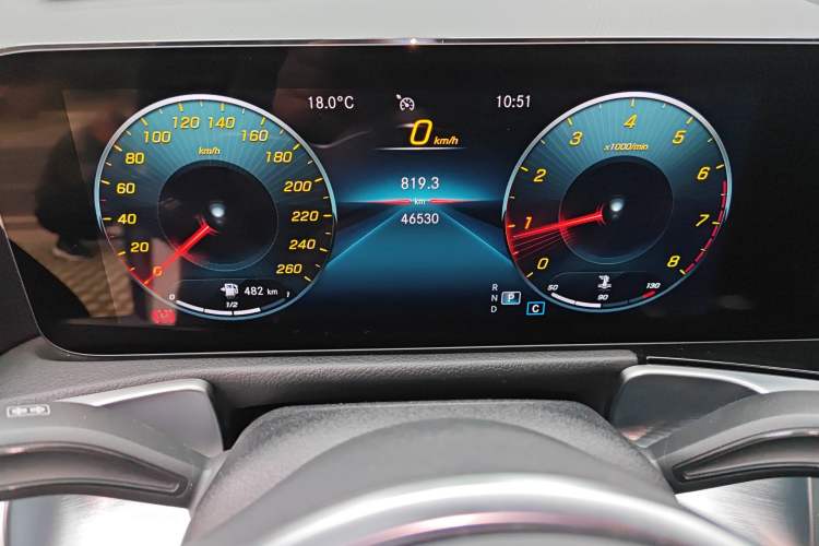 Used Mercedes-Benz GLB 2022 Second Facelift GLB 200 Fashion Edition Odometer Close Up