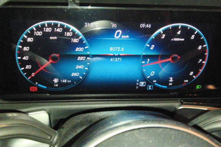Used Mercedes-Benz GLB 2022 GLB 200 Stylish Edition Odometer Close Up