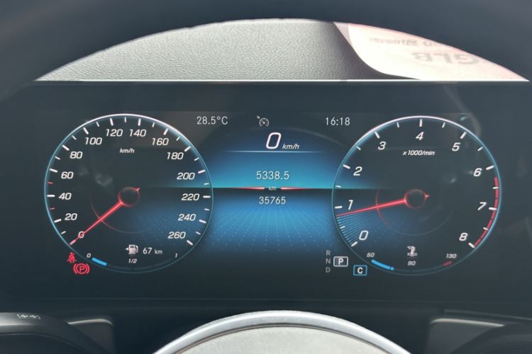 Used Mercedes-Benz GLB 2022 Refresh GLB 200 Dynamic Edition Odometer Close Up