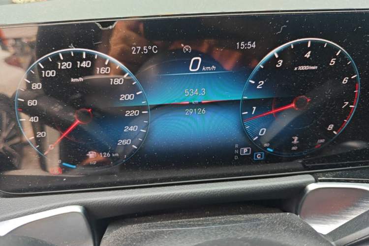 Used Mercedes-Benz GLB 2022 GLB 220 Fashion Model Odometer Close Up