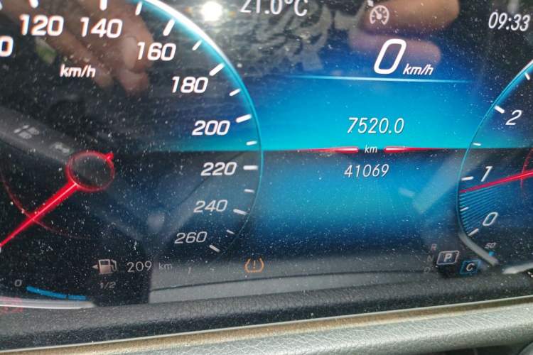 Used Mercedes-Benz GLB 2022 GLB 200 Stylish Edition Odometer Close Up