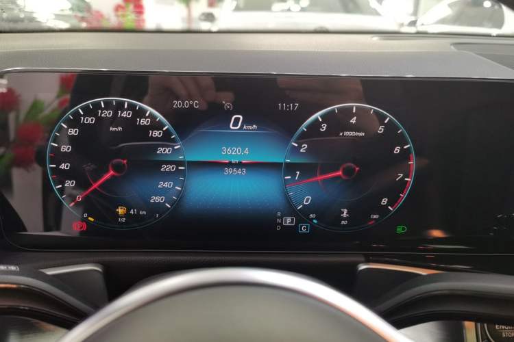 Used Mercedes-Benz GLB 2022 GLB 220 Fashion Model Odometer Close Up