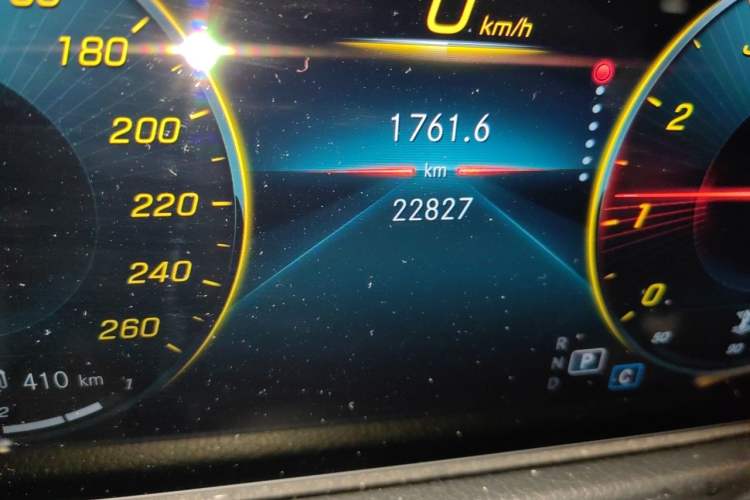 Used Mercedes-Benz GLB 2022 GLB 200 Stylish Edition Odometer Close Up
