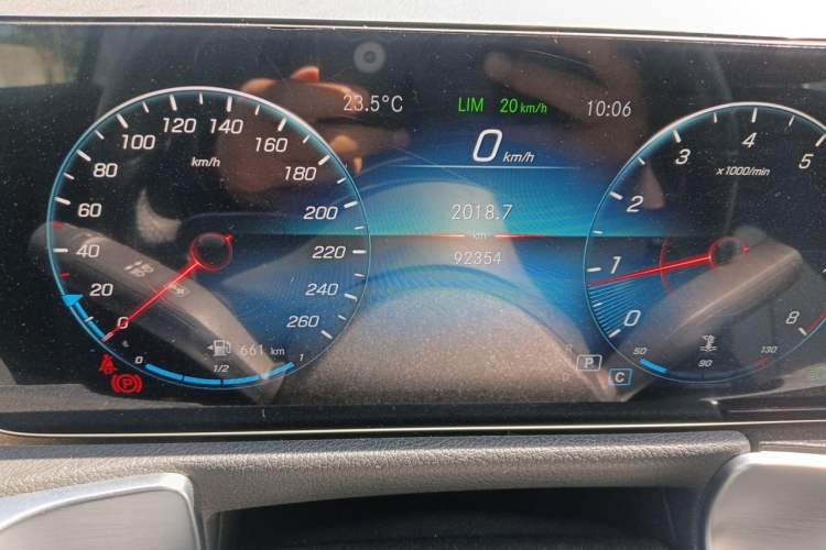 Used Mercedes-Benz GLB 2022 Second Facelift GLB 200 Dynamic Edition Odometer Close Up