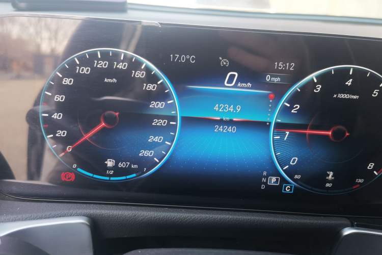 Used Mercedes-Benz GLB 2022 GLB 220 Dynamic Edition Odometer Close Up