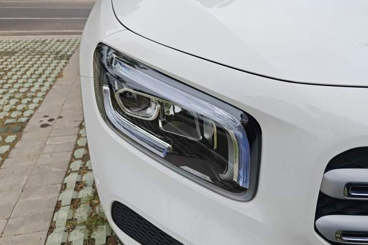 Used Mercedes-Benz GLB 2022 Second Facelift GLB 200 Fashion Edition Right Front Headlight