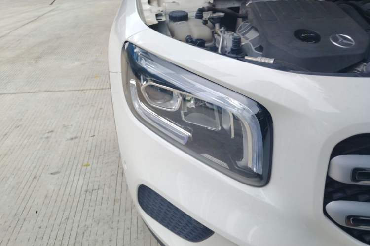 Used Mercedes-Benz GLB 2022 Updated GLB 200 Fashion Edition Right Front Headlight