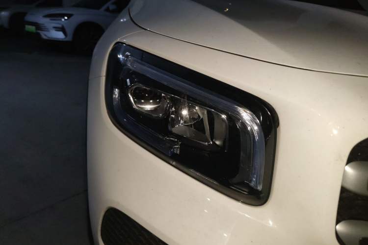 Used Mercedes-Benz GLB 2022 Second Facelift GLB 200 Dynamic Edition Right Front Headlight