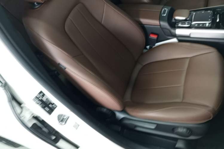 Used Mercedes-Benz GLB 2022 GLB 220 Fashion Model Right Front Seat