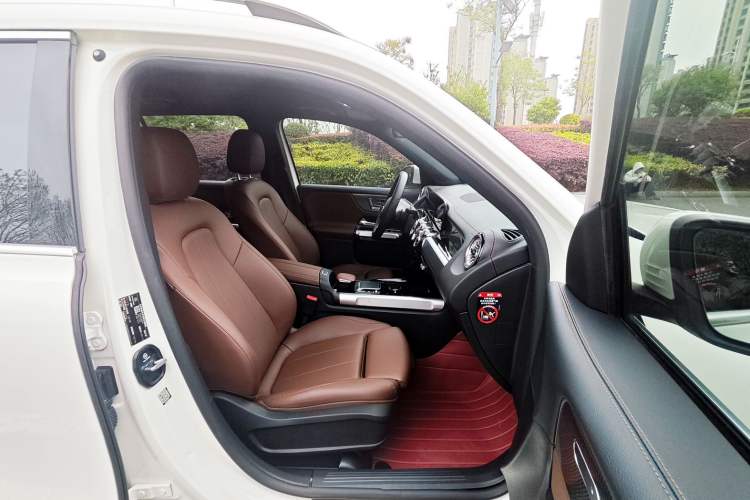 Used Mercedes-Benz GLB 2022 Updated GLB 200 Fashion Edition Right Front Seat