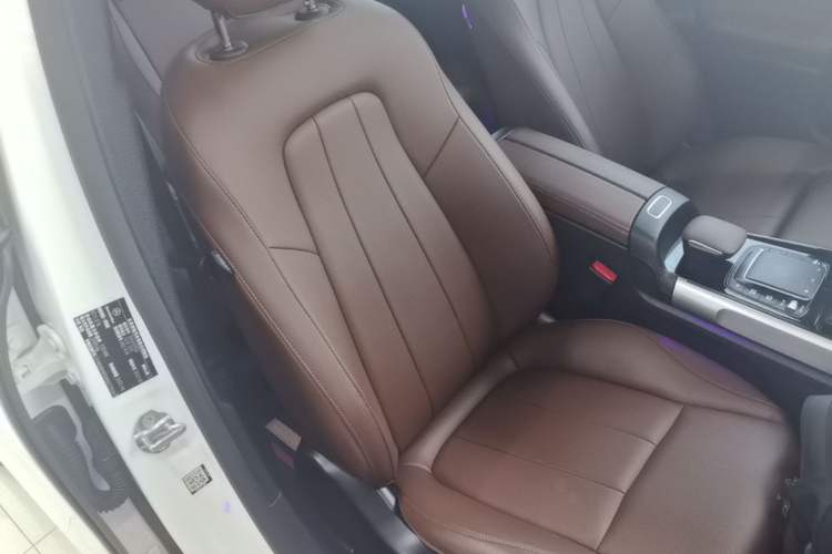 Used Mercedes-Benz GLB 2022 Second Facelift GLB 200 Dynamic Edition Right Front Seat