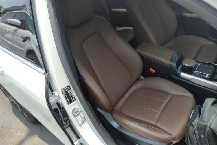 Used Mercedes-Benz GLB 2022 GLB 220 Fashion Model Right Front Seat