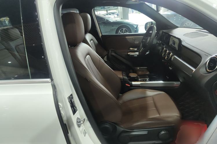 Used Mercedes-Benz GLB 2022 Second Facelift GLB 200 Fashion Edition Right Front Seat