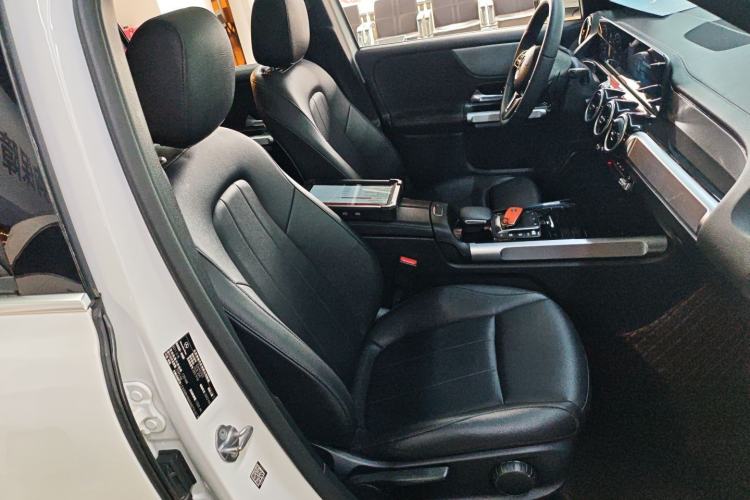 Used Mercedes-Benz GLB 2022 Second Facelift GLB 200 Dynamic Edition Right Front Seat